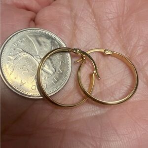 K18 Gold Hoop Earrings - Classic Everyday Hoops 2g